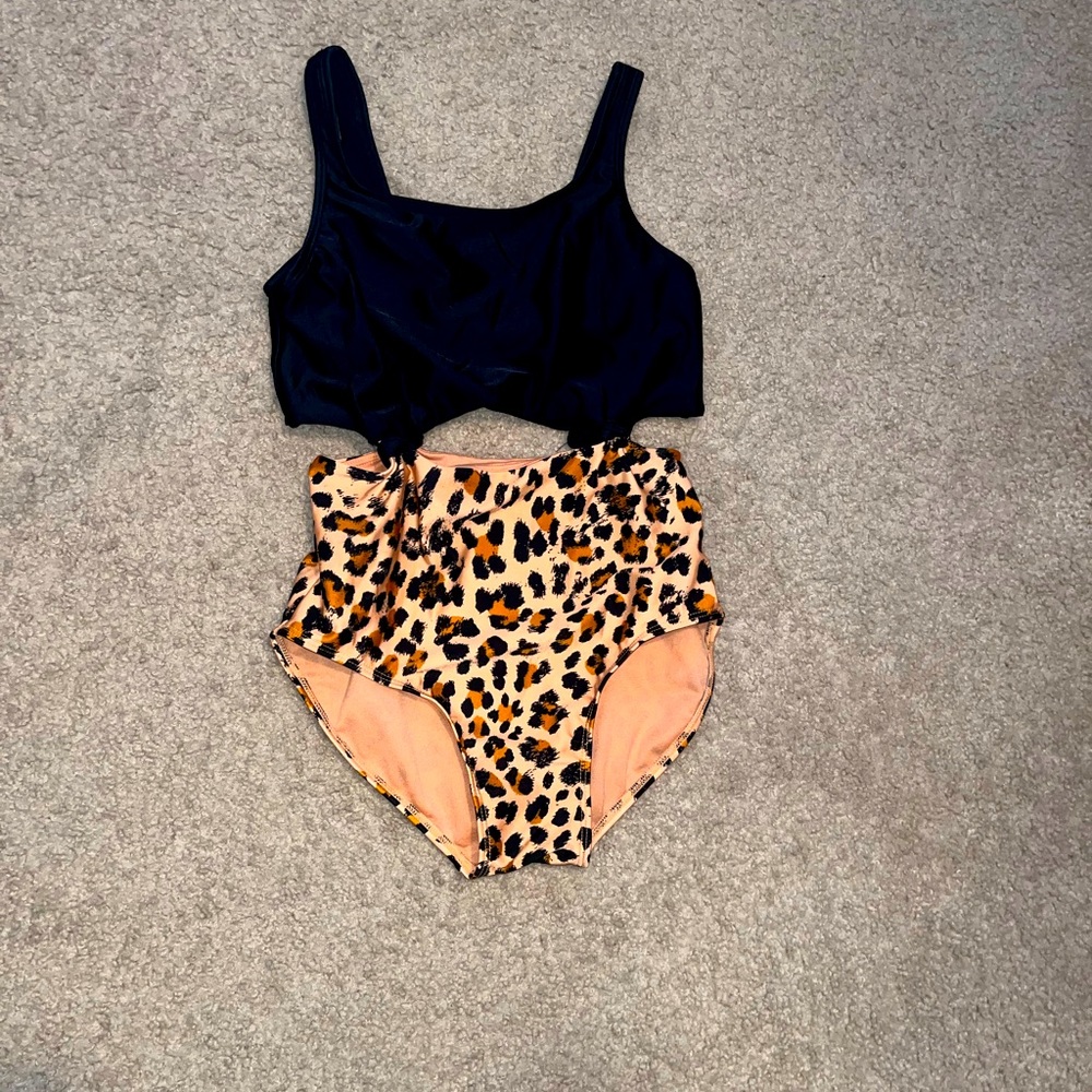 Girls one piece swimsuit